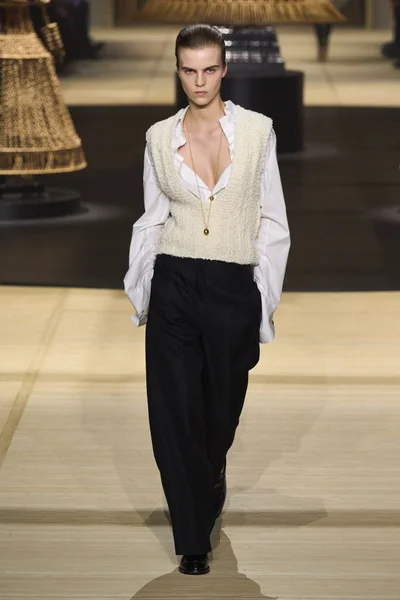 Look 24